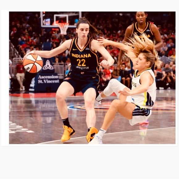 NEW!💯 CAITLIN CLARK ULTRA GLOSSY 8.5x11 ROOKIE INDIANA FEVER 3 POSTER 2024 SET! - Picture 1 of 12